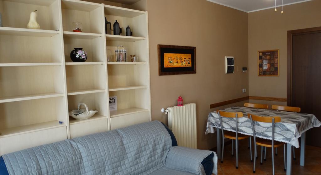 Il Melograno B&B Apartament Roe Екстериор снимка