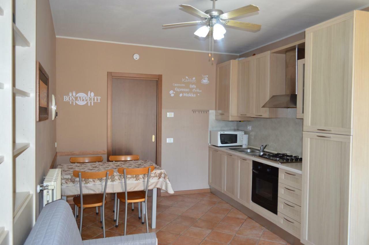 Il Melograno B&B Apartament Roe Екстериор снимка