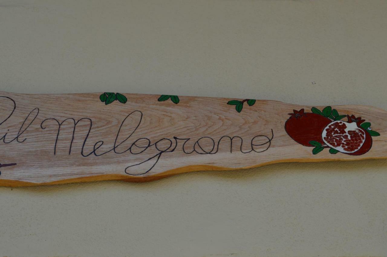 Il Melograno B&B Apartament Roe Екстериор снимка